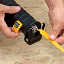 SERRA SABRE 20V DEWALT DCS380B SEM BATERIA