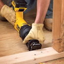 SERRA SABRE 20V DEWALT DCS380B SEM BATERIA